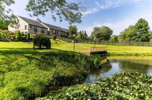 The House @ Sitwell Arms Hotel Renishaw ภายนอก รูปภาพ