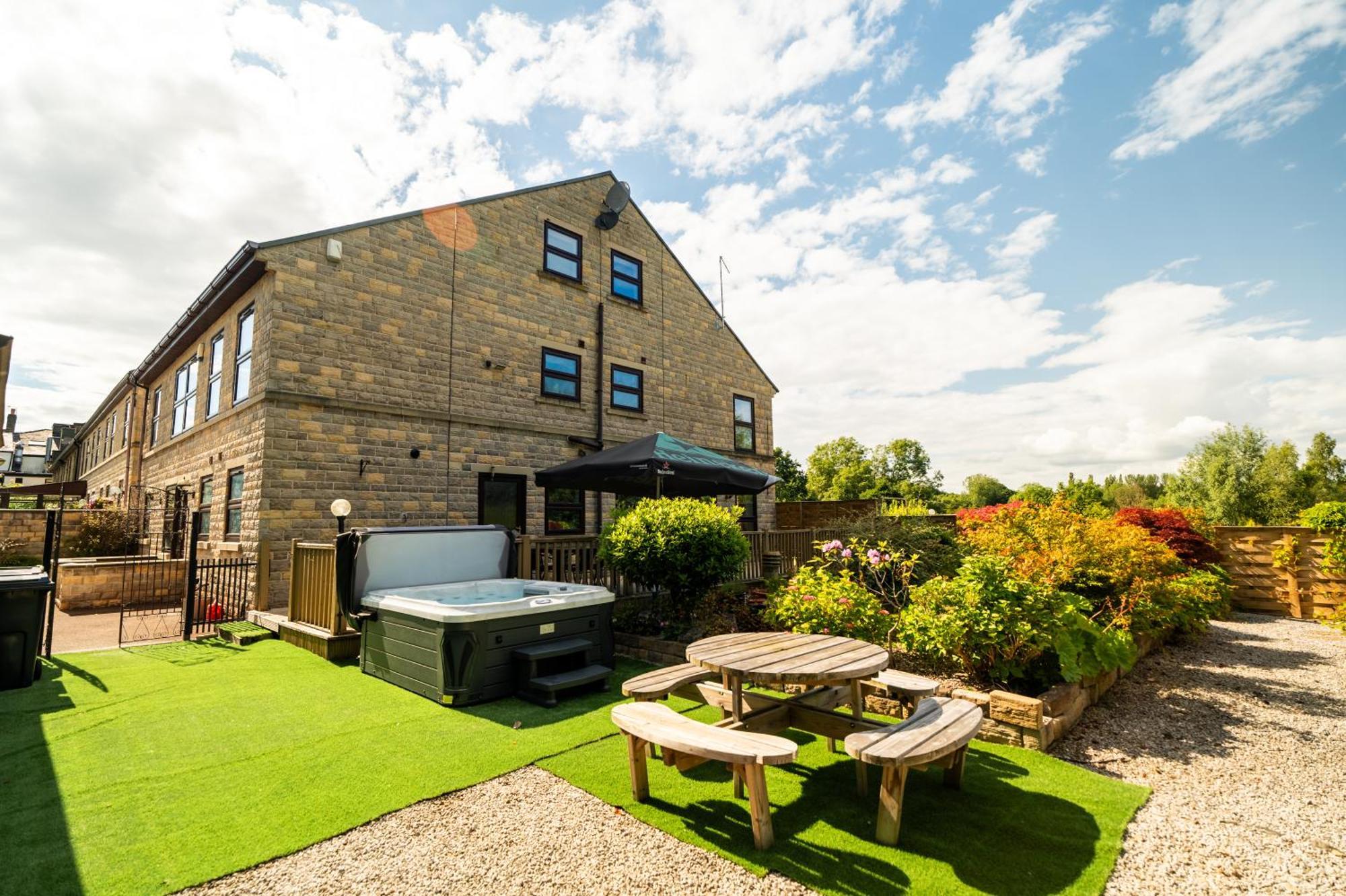 The House @ Sitwell Arms Hotel Renishaw ภายนอก รูปภาพ