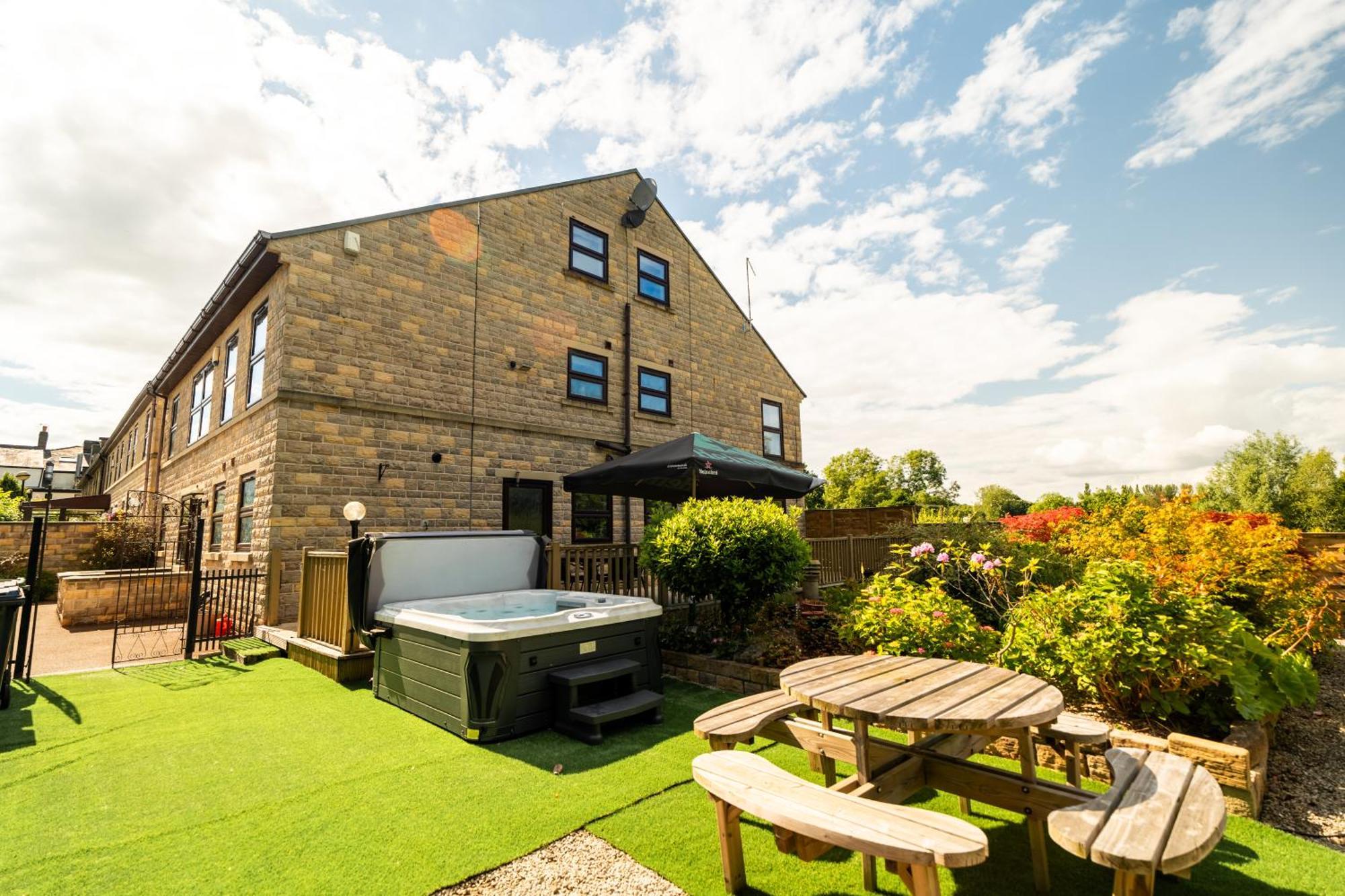 The House @ Sitwell Arms Hotel Renishaw ภายนอก รูปภาพ